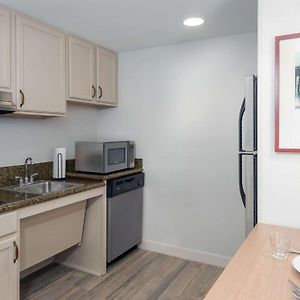 King Suite Mobility Access or Non-Smoking